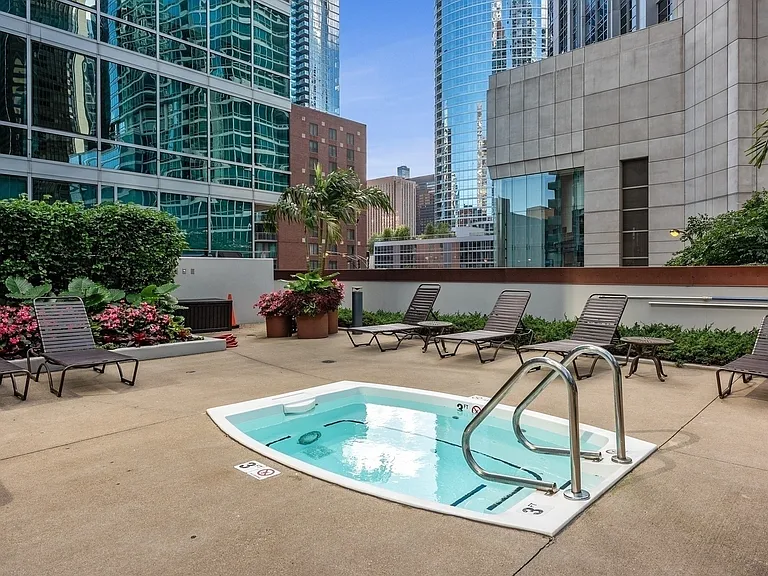 505 N McClurg Ct #1401 — Photo 20