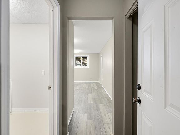 4th image of 328 River Woods Ln