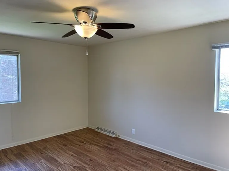 507 W Kirby Ave — Photo 7