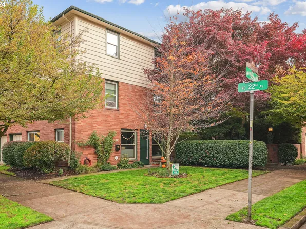 2211 NE Halsey St APT 6, Portland, OR 97232
