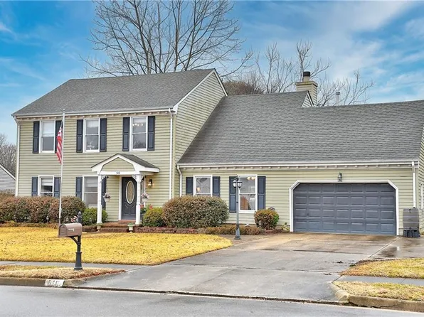 516 N Hills Dr, Chesapeake, VA 23320