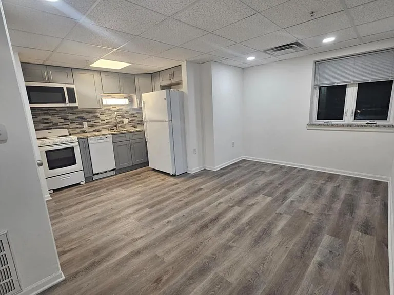 218 N Main St #1 — Photo 1