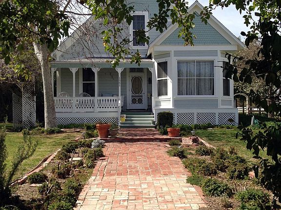 2nd image of 1561 Calzada Ave