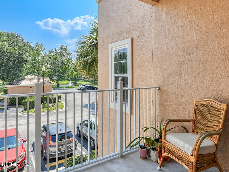 605 Fairway Dr #203 — Photo 14