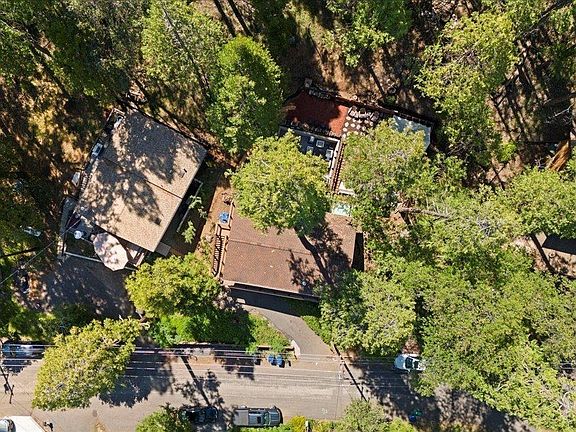 4th image of 22341 Ponderosa Dr