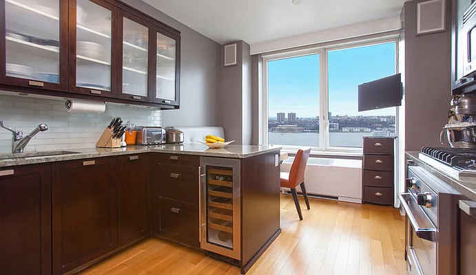 Sold by BLU Real Estate | media 23