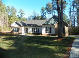 128 Summerlake Dr, New London, NC 28127