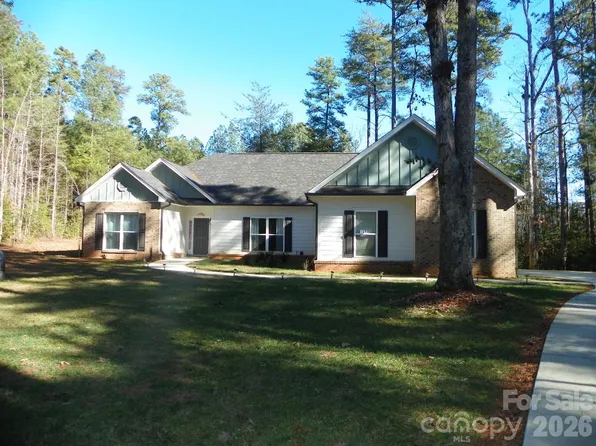 128 Summerlake Dr, New London, NC 28127