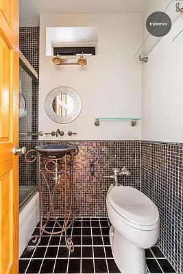 Sold by Triplemint | media 4