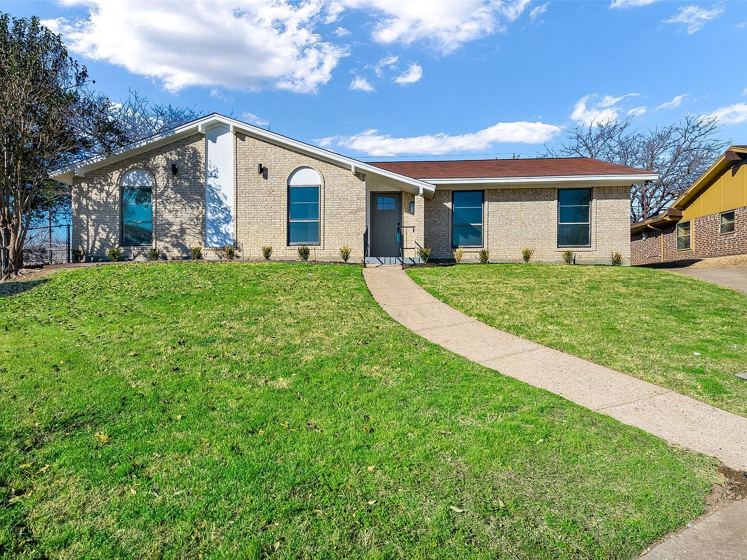 5945 Fox Hill Ln, Dallas, TX 75232 | Zillow