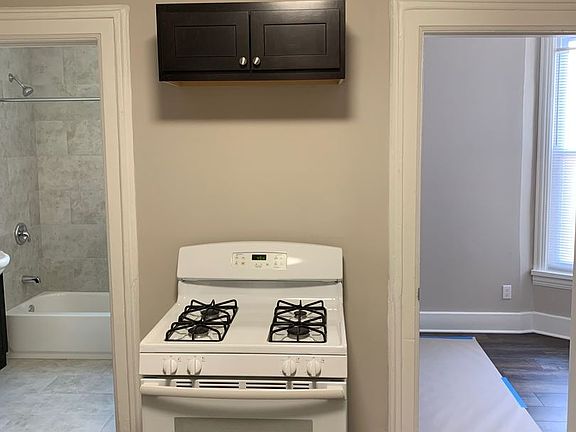 2nd image of 2225 S Wood St #7204624