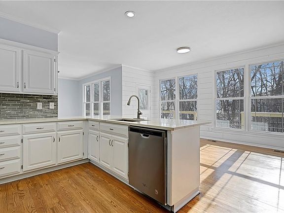4th image of 8605 W 152nd Ter