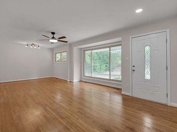 5th image of 717 Crosby Rd