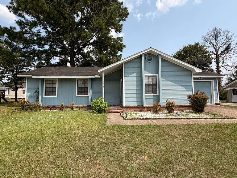 2312 Creekwood Dr — Photo 1