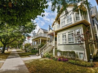 2020 W Giddings St, Chicago, IL 60625