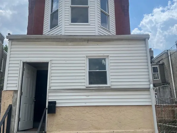 2106 S Shields St, Philadelphia, PA 19142