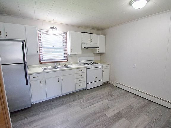 4th image of 440 Church Ave