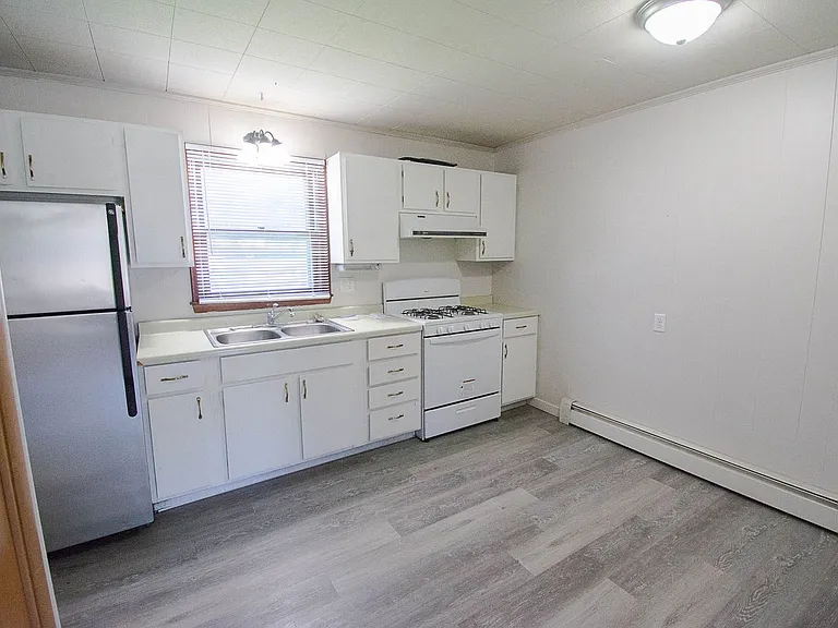 440 Church Ave — Photo 4