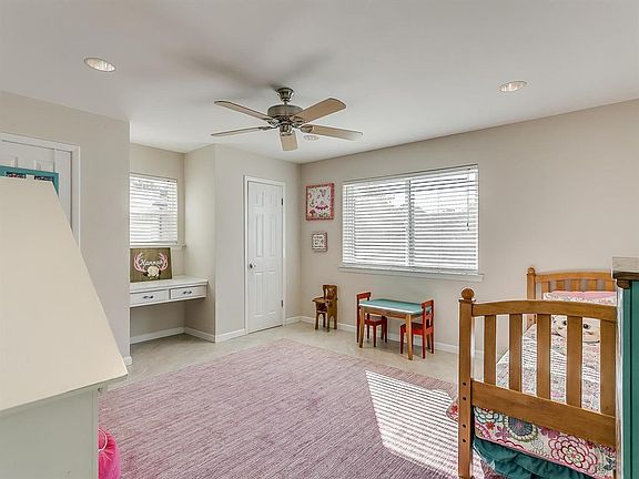 5th image of 605 Donna Ln