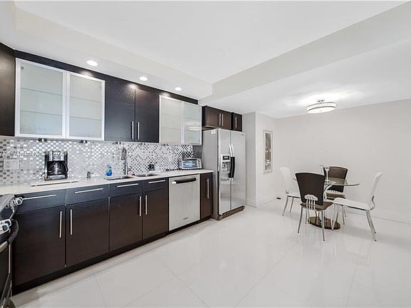 3rd image of 2500 Parkview Dr APT 1801