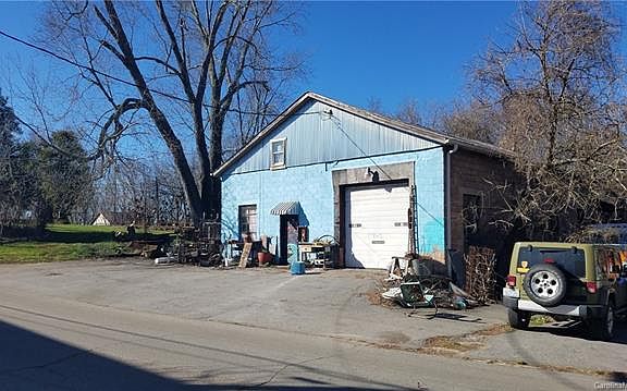 4th image of 307 Waynesville Ave