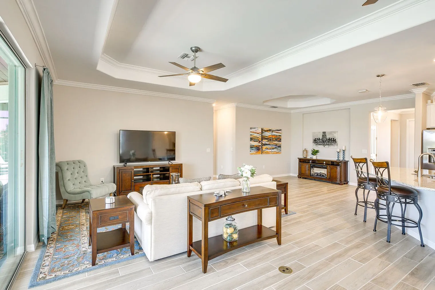 2 bed, 2.0 bath, 1894 sqft, $3,558 — Photo 2