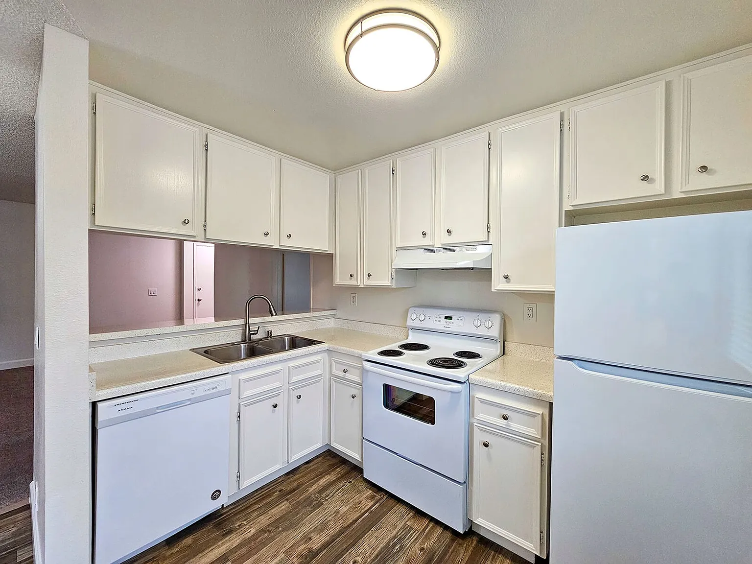 Lake Meadows Apartments! — Photo 3