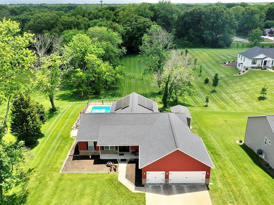 1st image of 302 Edwards Dr