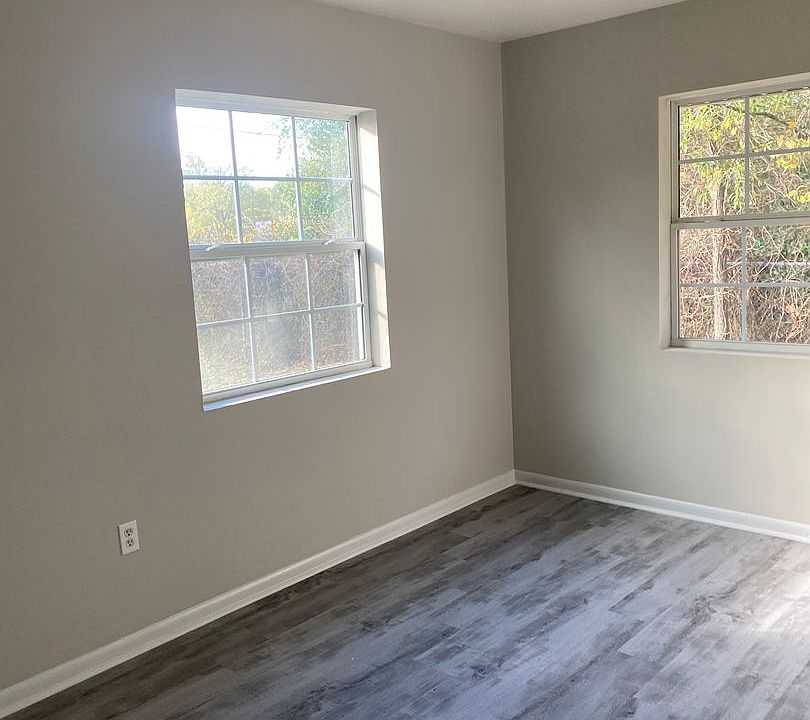 2nd image of 208 Watson St #9
