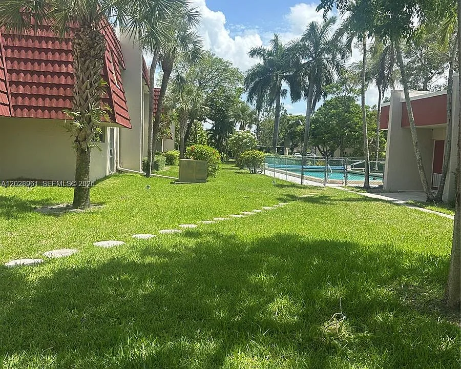 5 Jacaranda Country Club Dr #206