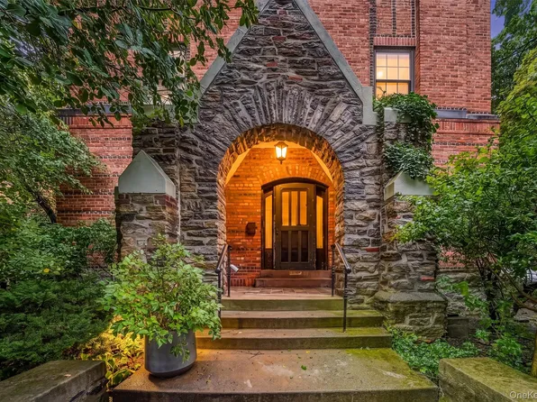 828 Bronx River Road #1AD, Bronxville, NY 10708