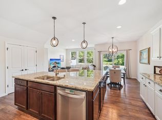 726 Maggie Way, Chanhassen, MN 55317