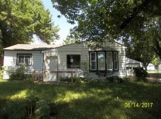 400 4th St, Washburn, IA 50702