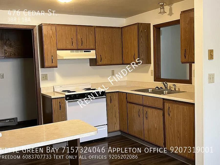 Building Photo - 476 Cedar St