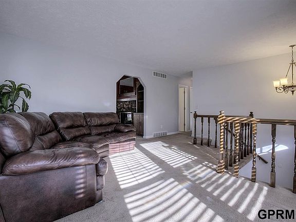 5th image of 15406 Westchester Cir