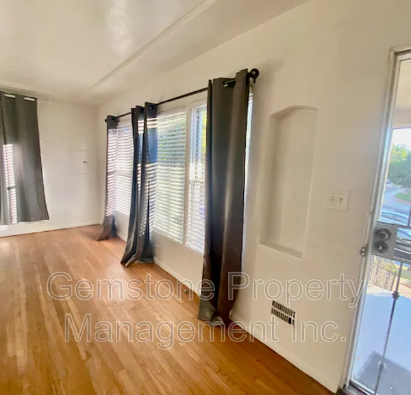 5017 College Ave — Photo 10