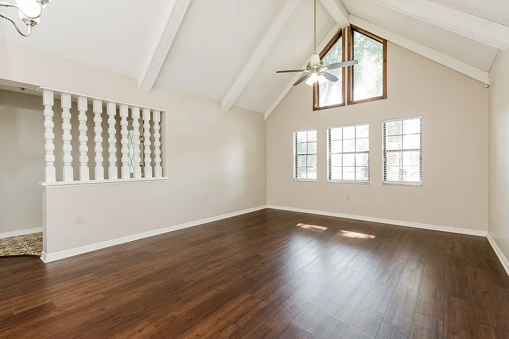 3 bed, 2.0 bath, 1688 sqft, $2,315 — Photo 4