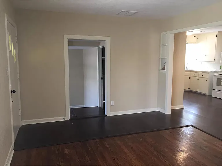3417 Pioneer St — Photo 5