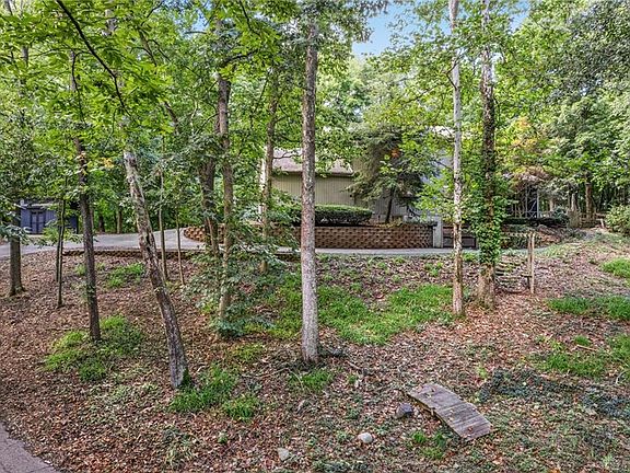 5th image of 870 Lewis Creek Ct