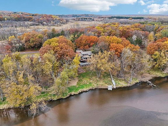 2nd image of N5620 Thunderbird Road