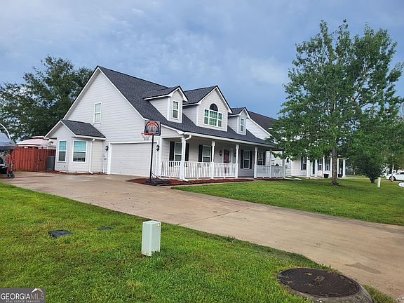 3rd image of 414 Creekside Dr
