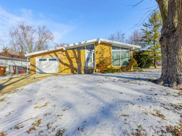 4120 Greenbrier Ln, Richton Park, IL 60471