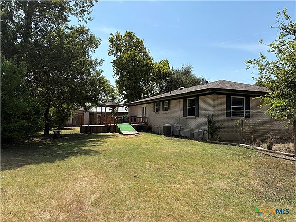 5th image of 830 Decker Rd