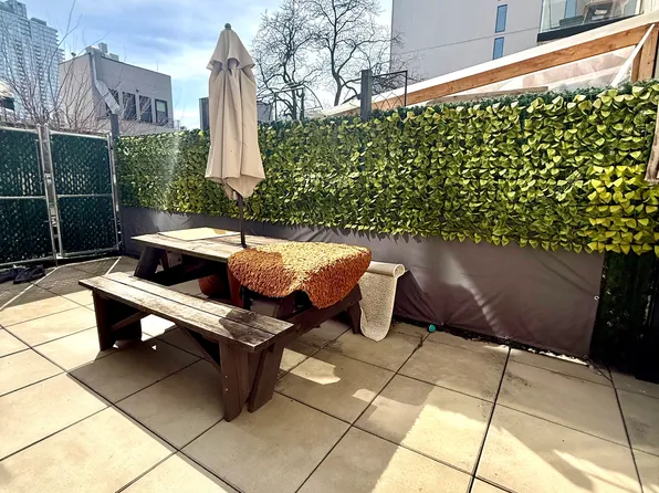 44 Kent St, Brooklyn, NY