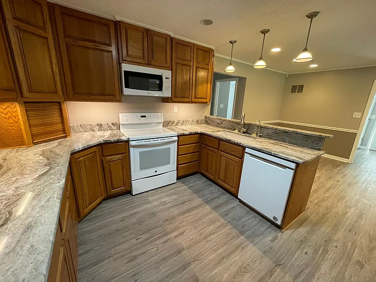 1116 Robinson Rd — Photo 10