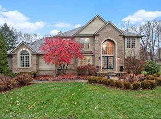 1882 Bay Mount Ln, Commerce Township, MI 48382