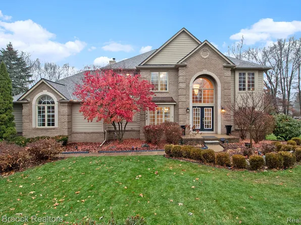 1882 Bay Mount Ln, Commerce Township, MI 48382