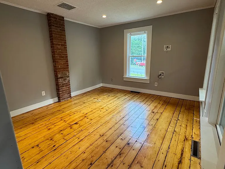 136-138 Washington St #138 — Photo 9
