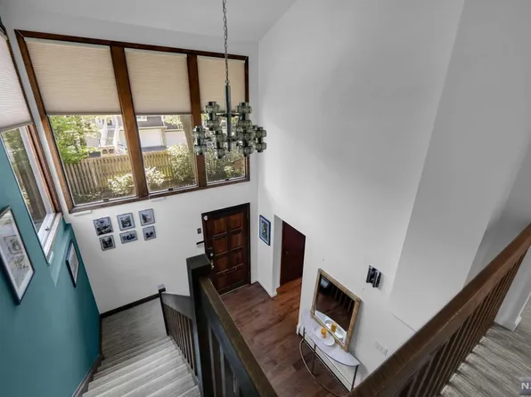 109 E Palisade Ave APT 1, Englewood, NJ 07631