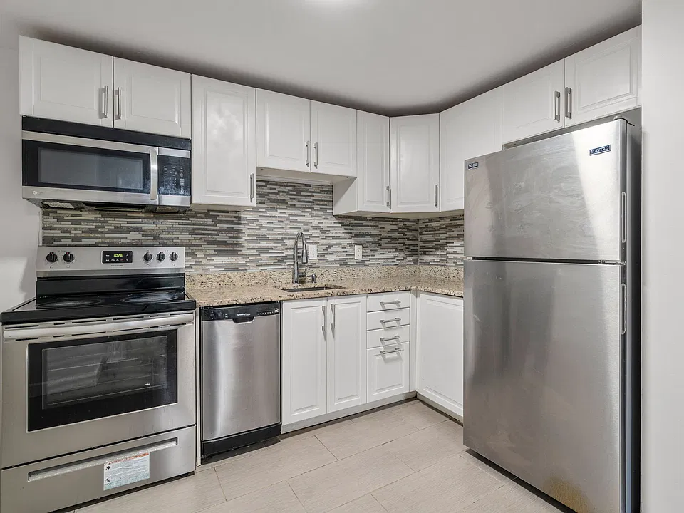 39 Montvale Ave #8